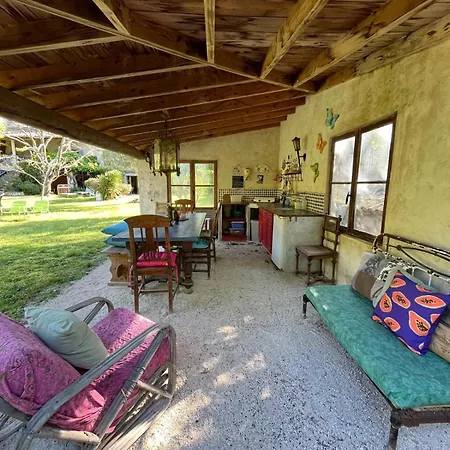 L'ancienne Taverne D'hotes Et Bed & Breakfast Souspierre